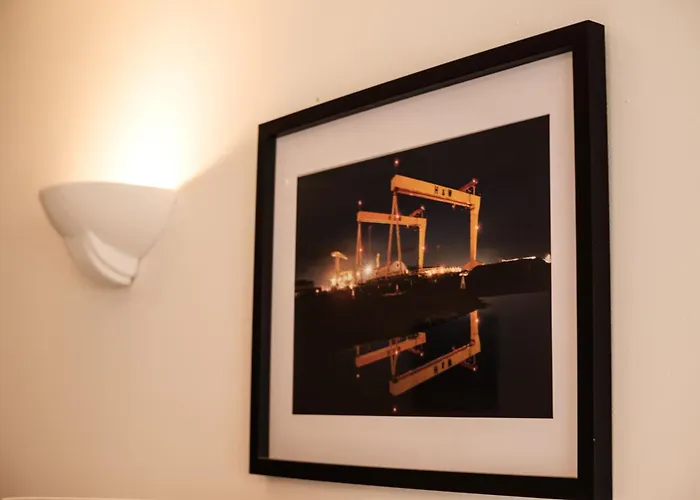 Ormeau Road Apartment